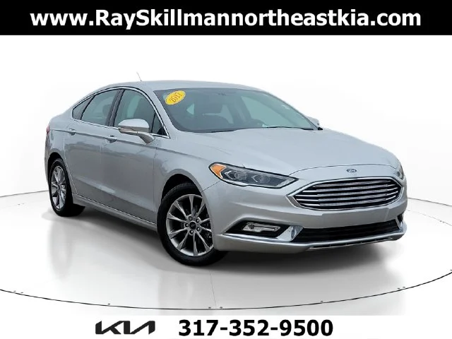 Used 2017 Silver Ford SE image 1