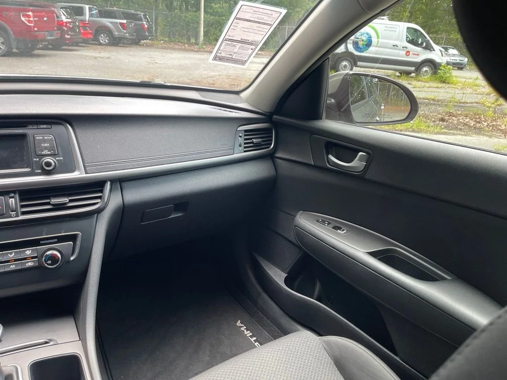 Used 2017 Silver Kia LX image 10