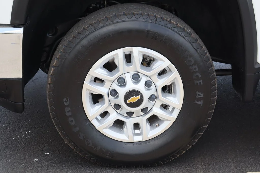 Used 2022 White Chevrolet LT image 30