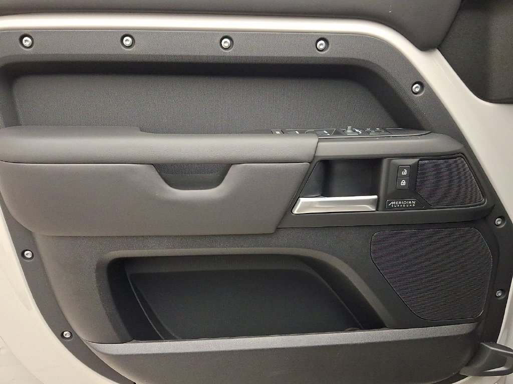 New 2026 Borasco Grey Land Rover X-Dynamic SE image 9