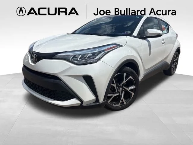 2022 Toyota C-HR XLE's photo