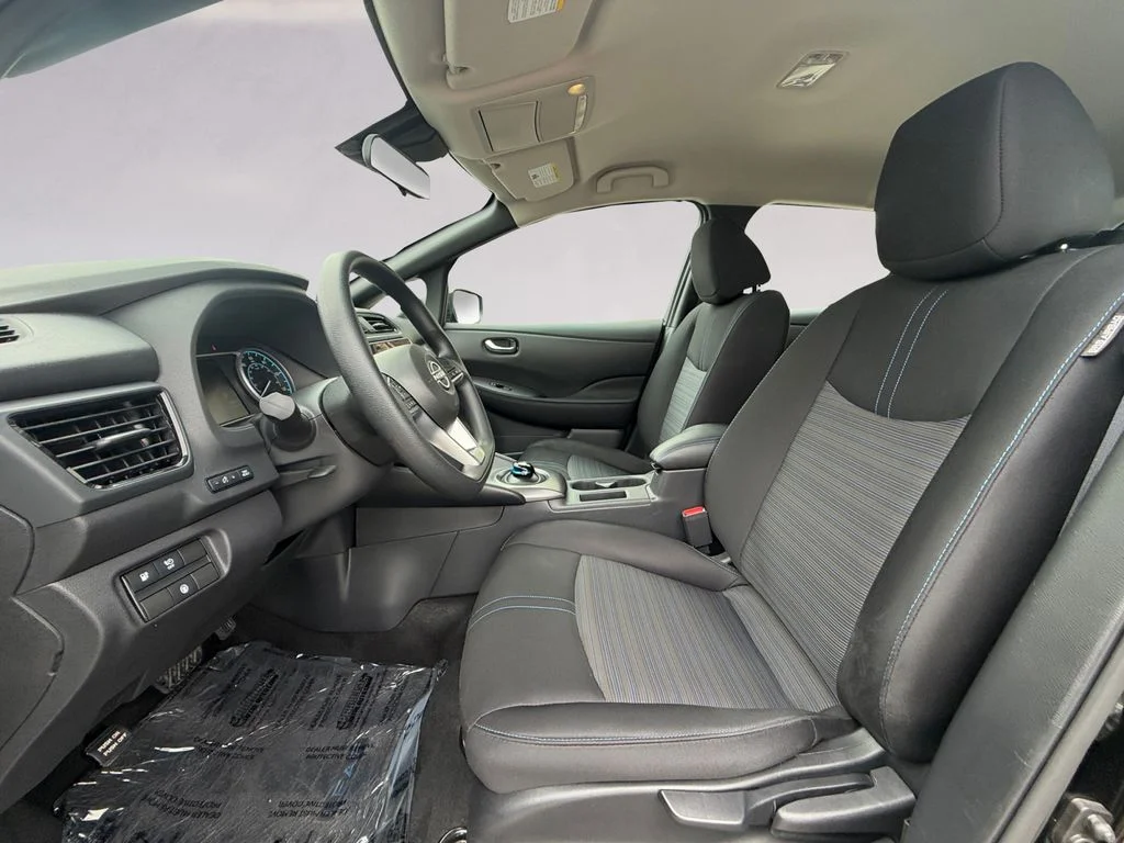 Used 2023 Black Nissan S image 10