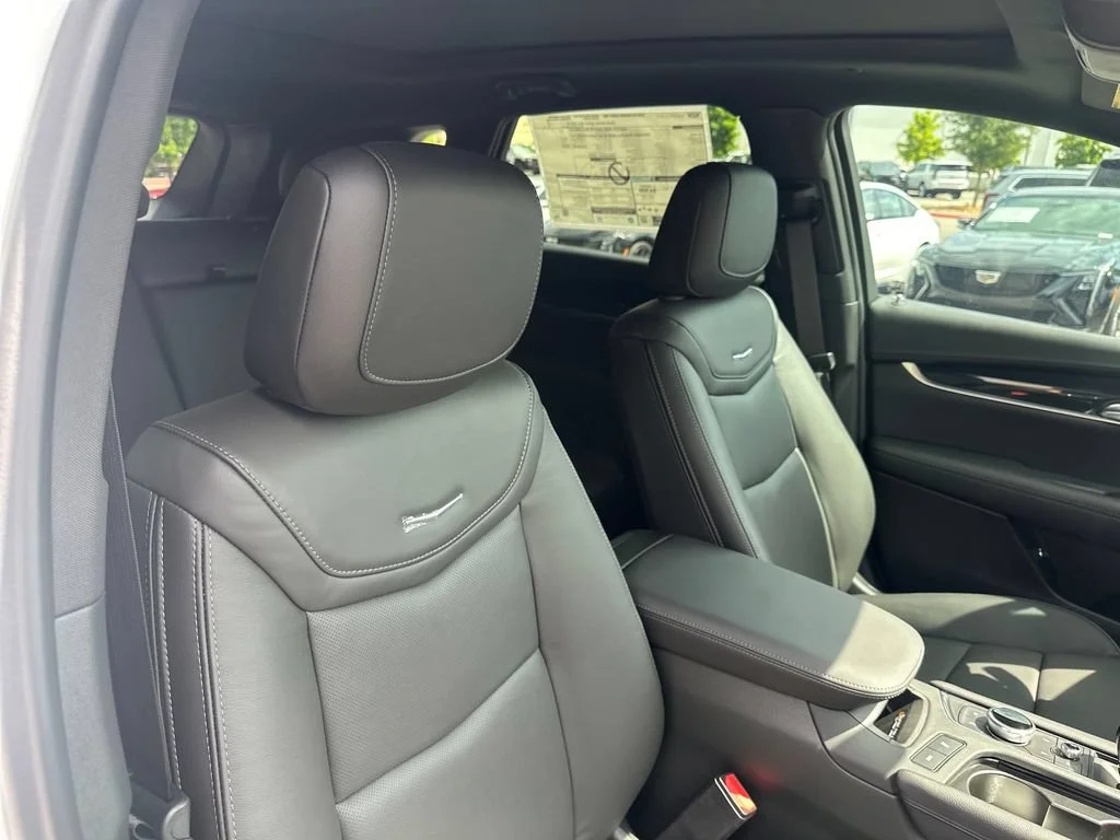 New 2026 Crystal White Tricoat Cadillac Premium Luxury image 17