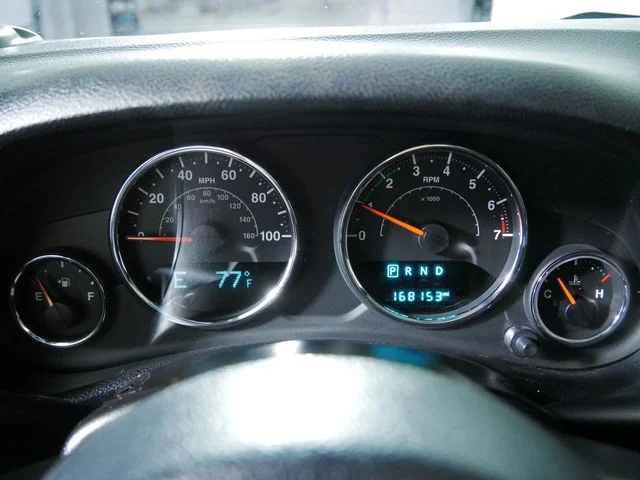 Used 2016 Silver Jeep Unlimited Sahara image 32