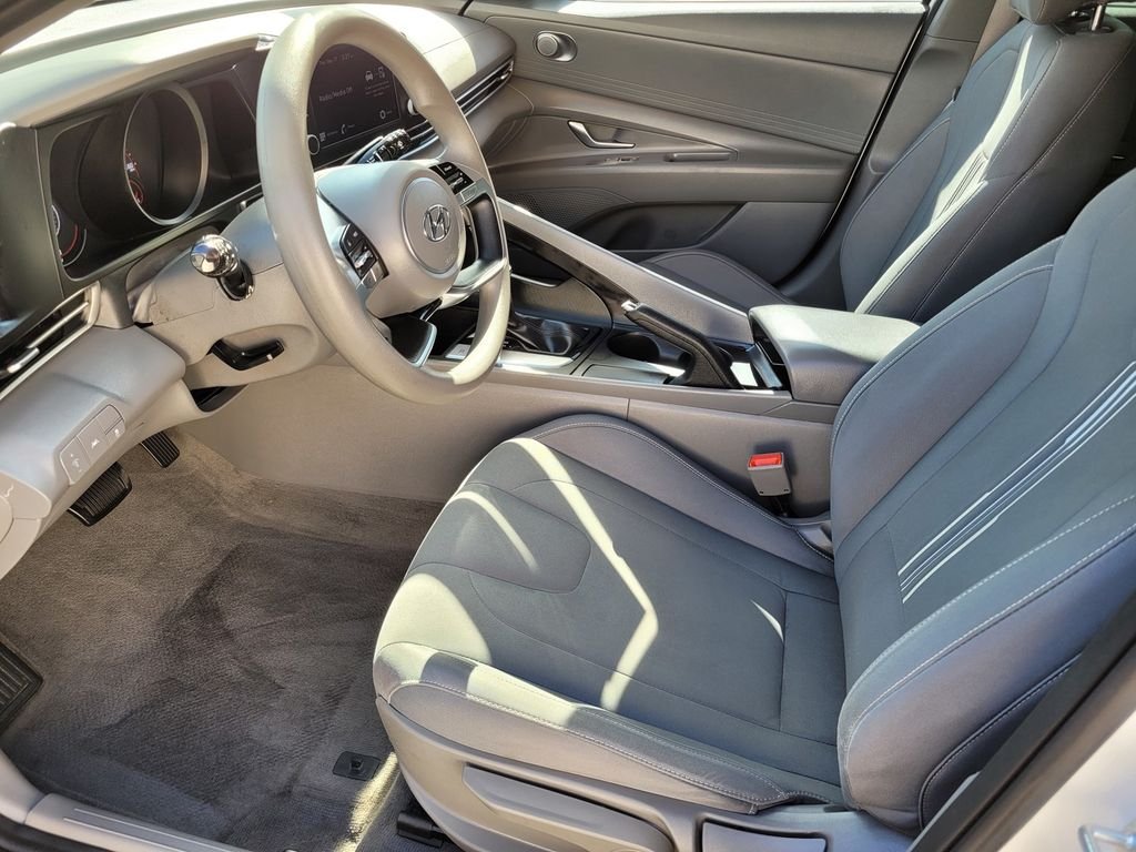 Used 2023 Gray Hyundai SEL image 15