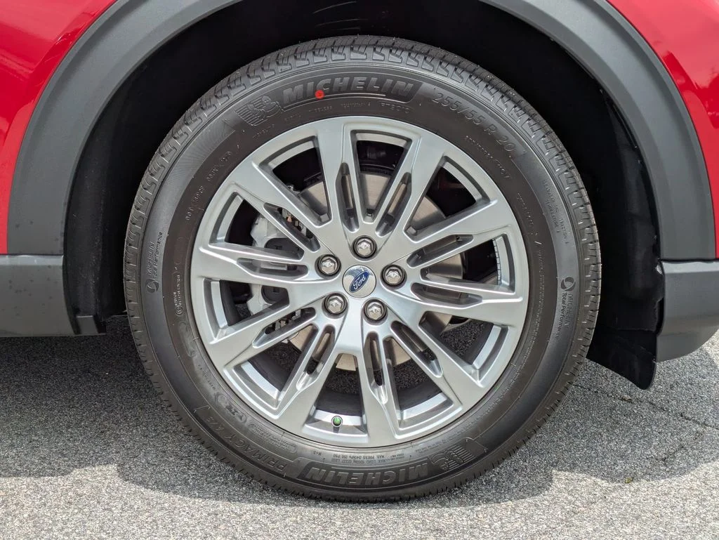 New 2026 Rapid Red Metallic Tinted Clearcoat Ford Platinum image 11