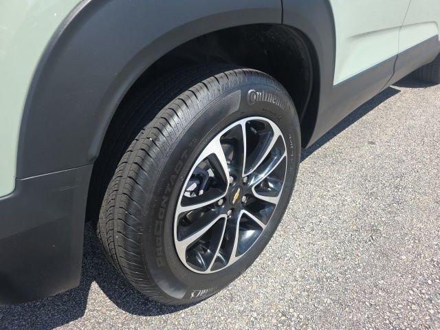 Used 2026 Green Chevrolet LT image 11