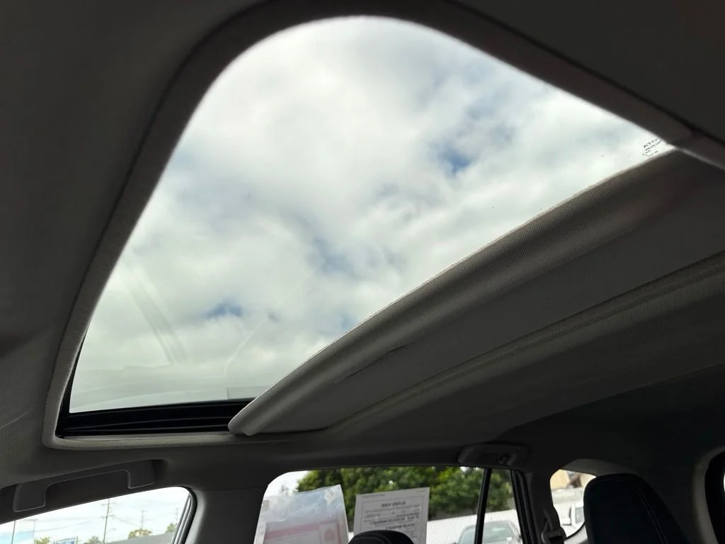 Used 2015 Gray Toyota XLE image 23
