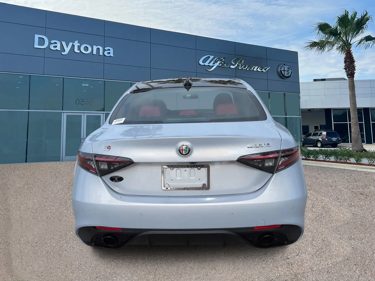 New 2026 Moonlight Gray Metallic Exterior Paint Alfa Romeo  image 4