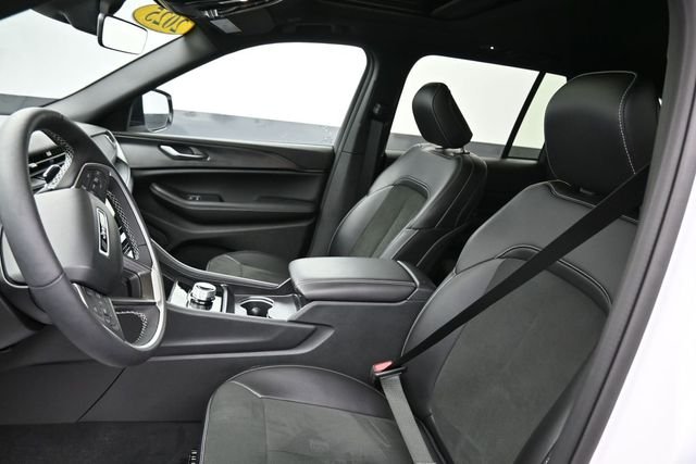 Used 2025 White Jeep Altitude X image 25