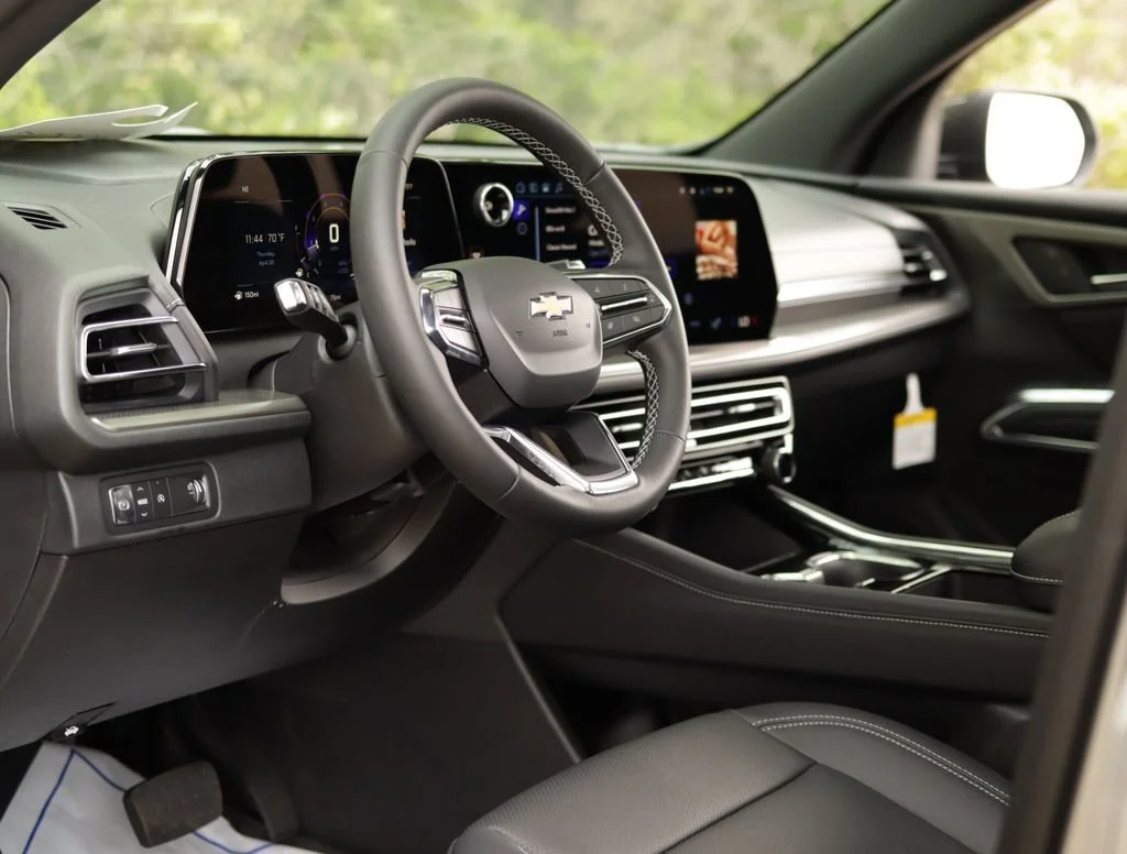 New 2026 Sterling Gray Metallic Chevrolet LT image 9