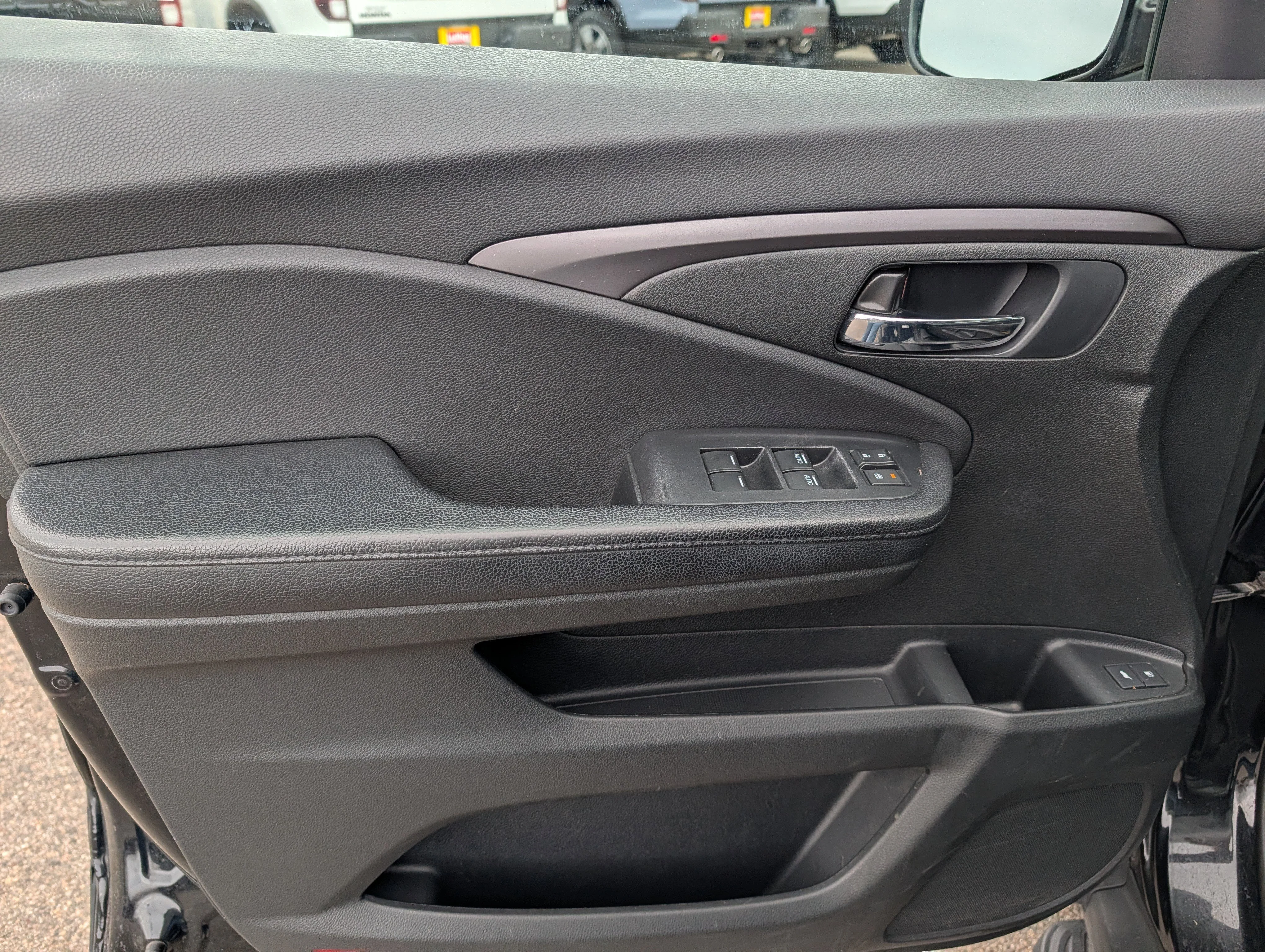 2017 Honda Pilot EX-L - Photo 24