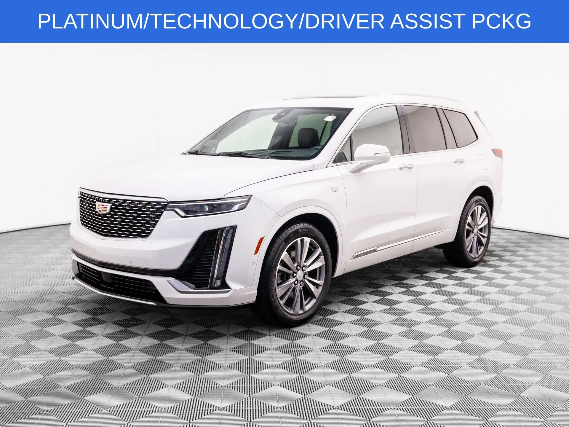 Used 2025 White Cadillac Premium Luxury image 1