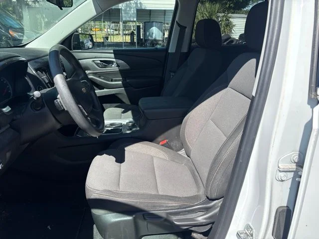 Used 2020 White Chevrolet LS image 9
