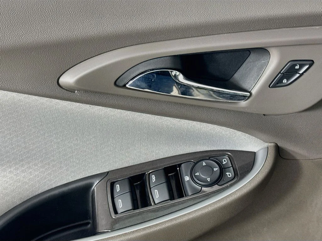 Used 2025 Gray Chevrolet LT image 21
