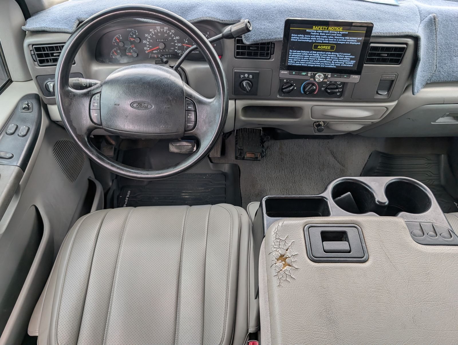 Used 1999 Green Ford XL image 6