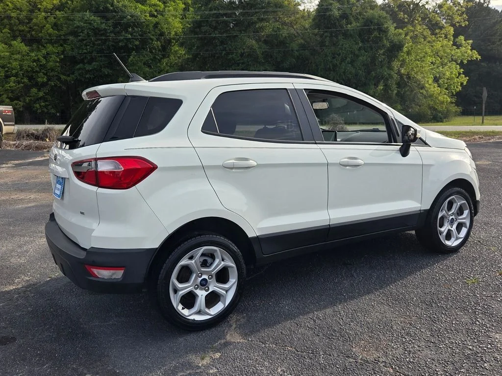 Used 2021 White Ford SE image 11