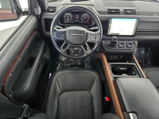 Used 2023  Land Rover X image 12
