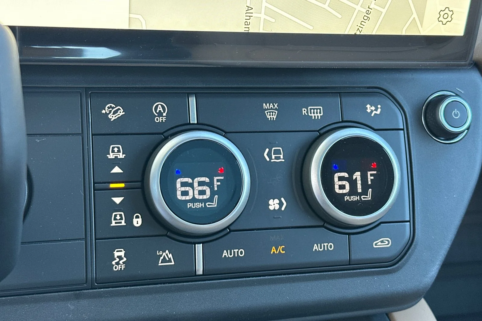 New 2026 Carpathian Grey Land Rover X-Dynamic SE image 21