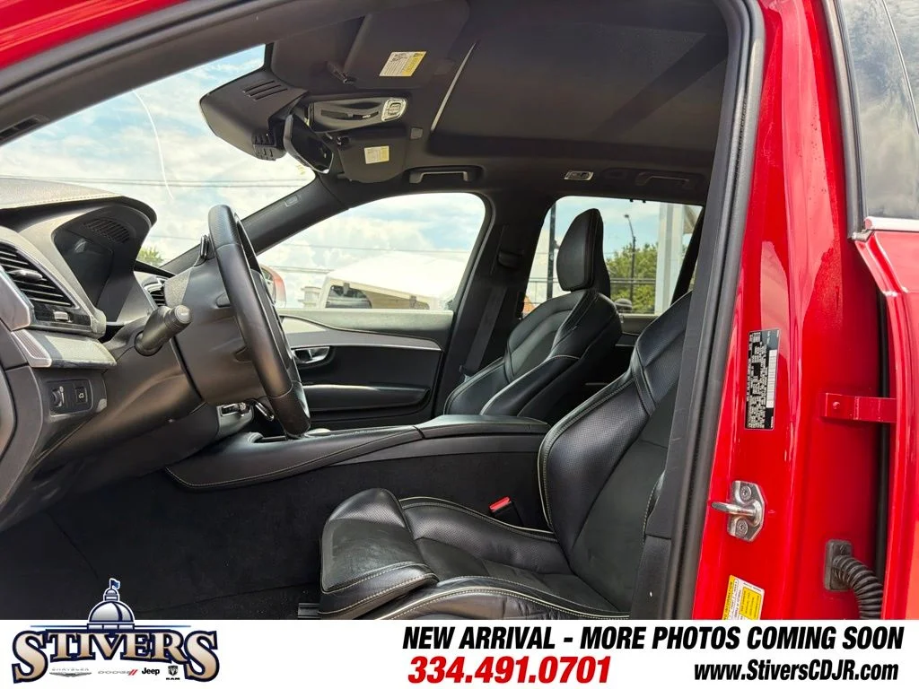 Used 2019 Red Volvo T6 R-Design image 17