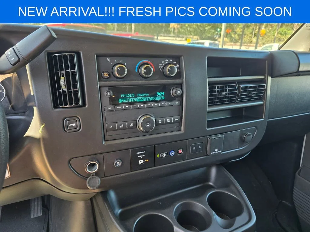 Used 2025 Summit White Chevrolet 1LT image 10