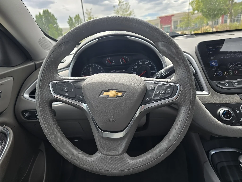 Used 2022 Summit White Chevrolet LT image 25