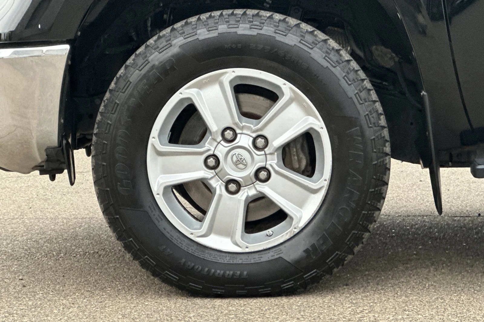 Used 2017 Black Toyota SR5 image 24