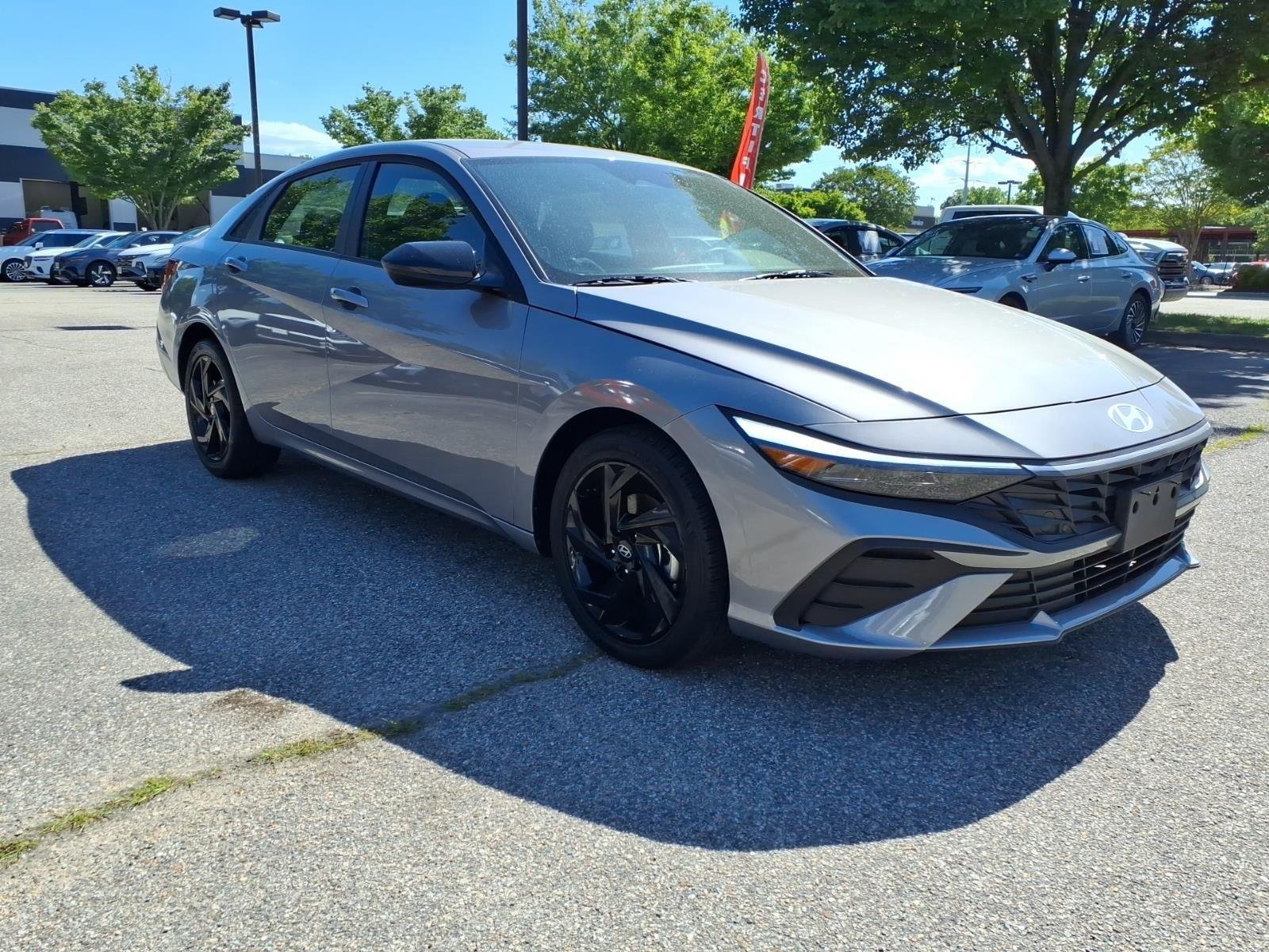 Certified Used 2026 Fluid Metal Hyundai SEL Sport image 4