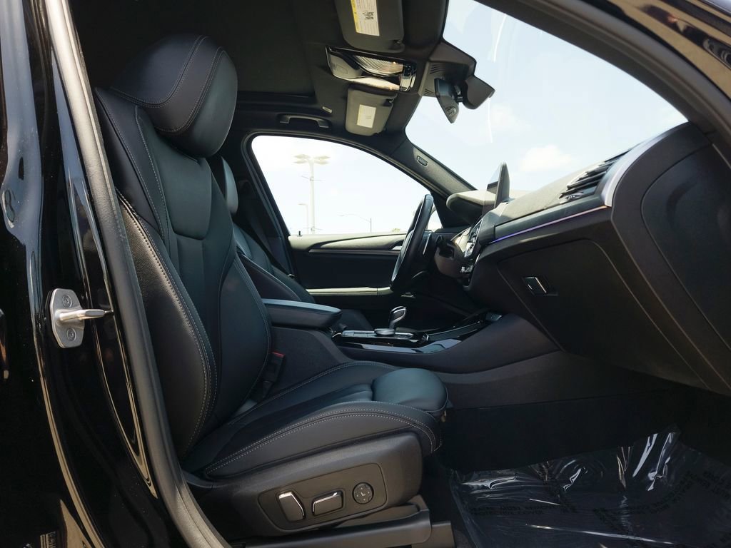 Used 2024 Jet Black BMW sDrive30i image 22