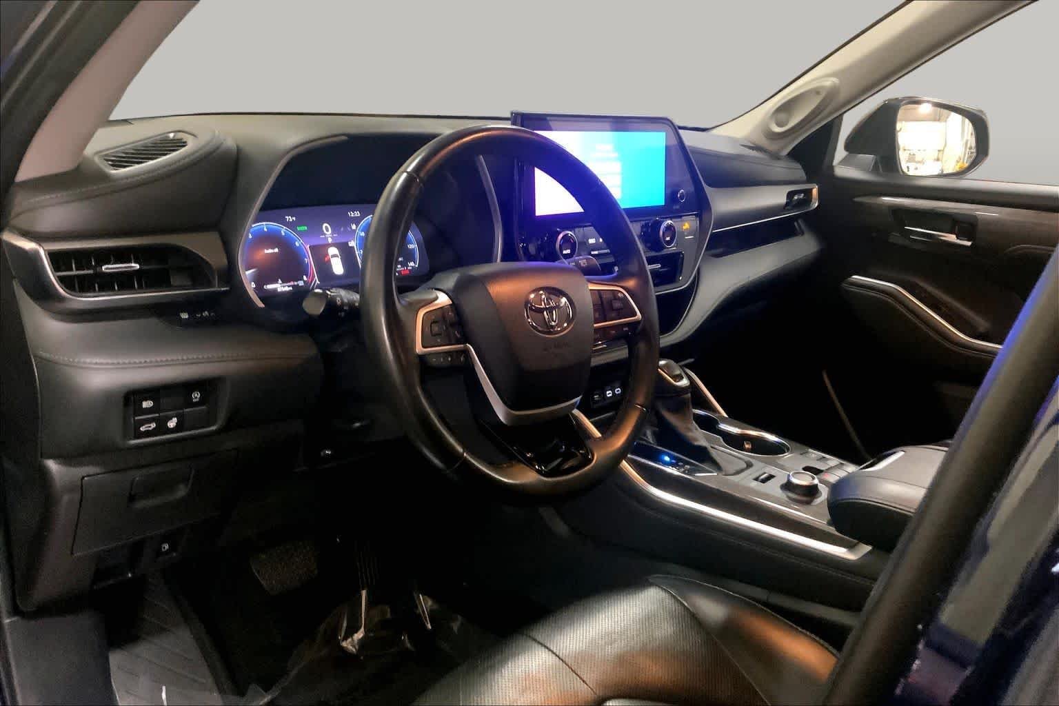 Used 2023 Blueprint Toyota Limited image 18