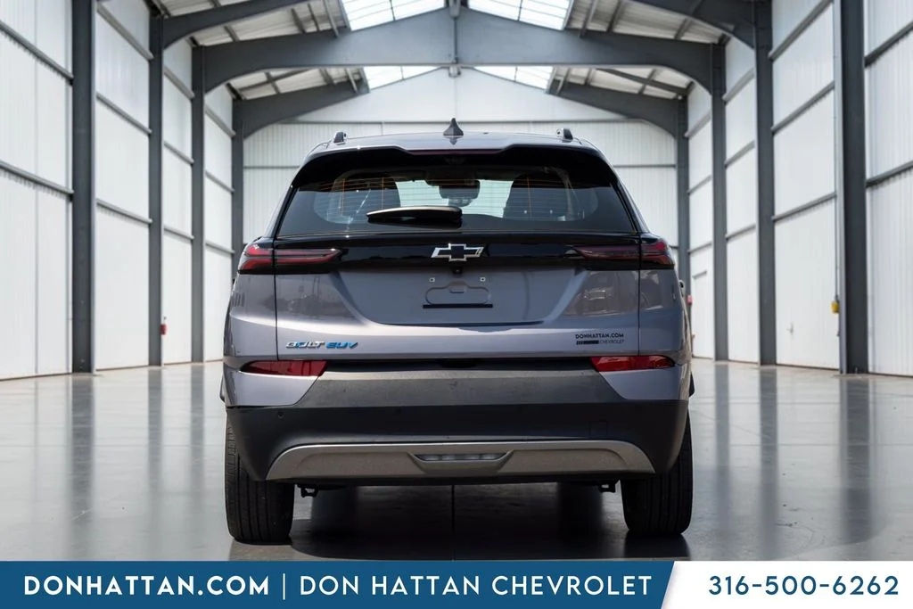Used 2023 Gray Chevrolet Premier image 23