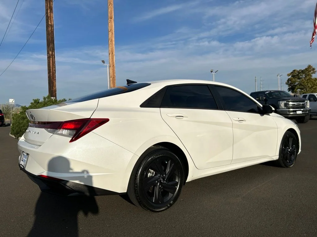 Used 2022 Gray Hyundai SEL image 5