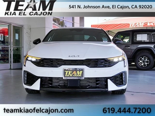 New 2026 White Kia GT-Line image 4