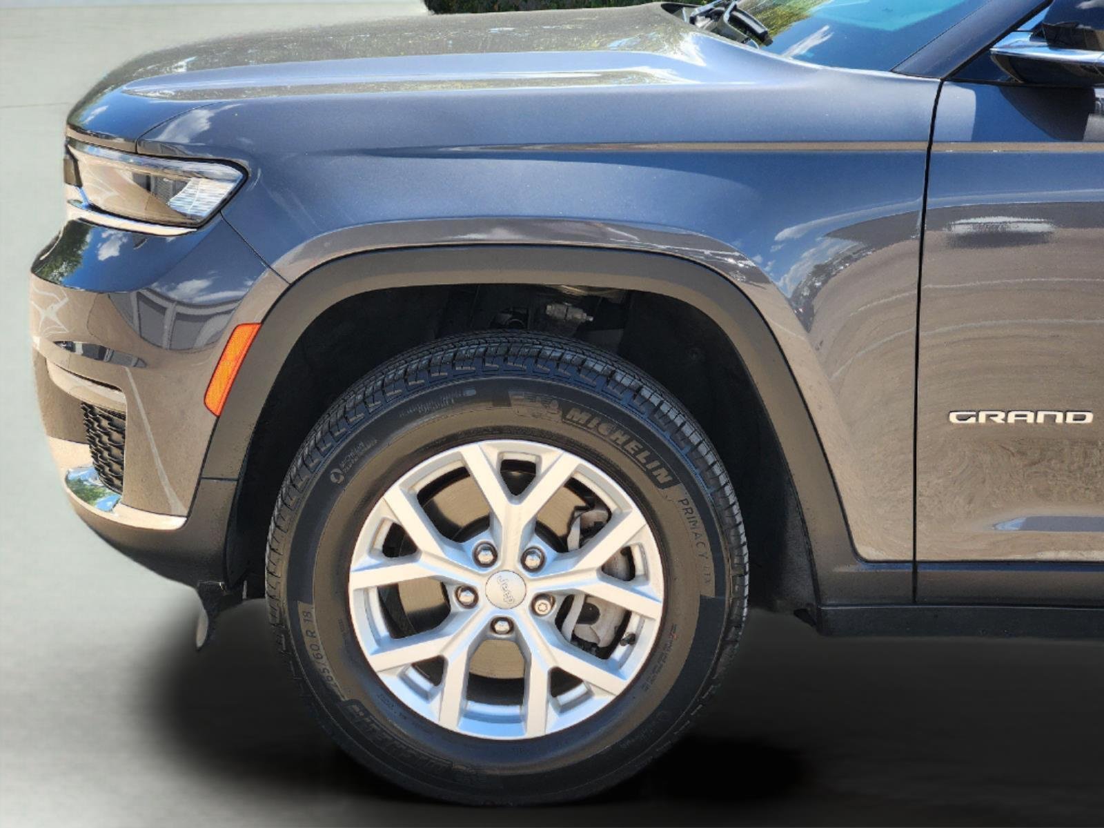 Used 2023 Baltic Gray Metallic Clearcoat Jeep Limited image 8