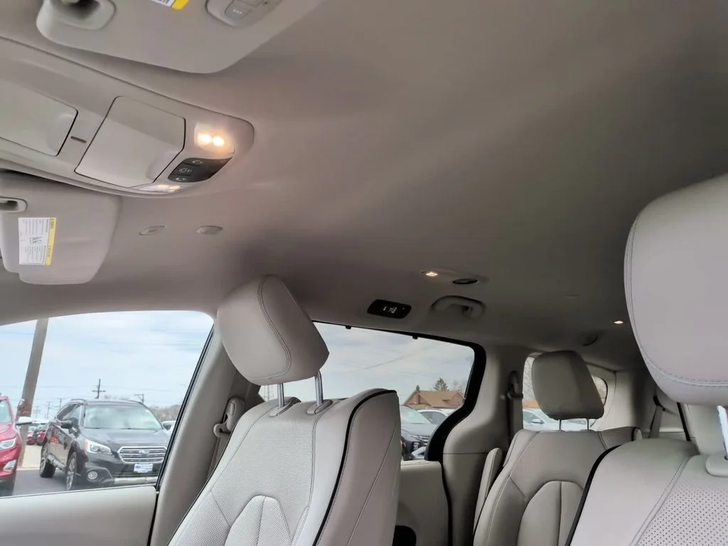 Used 2020 Gray Chrysler Limited image 21