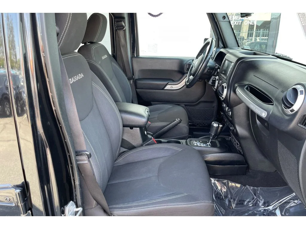 Used 2017 Black Clearcoat Jeep Sahara image 19