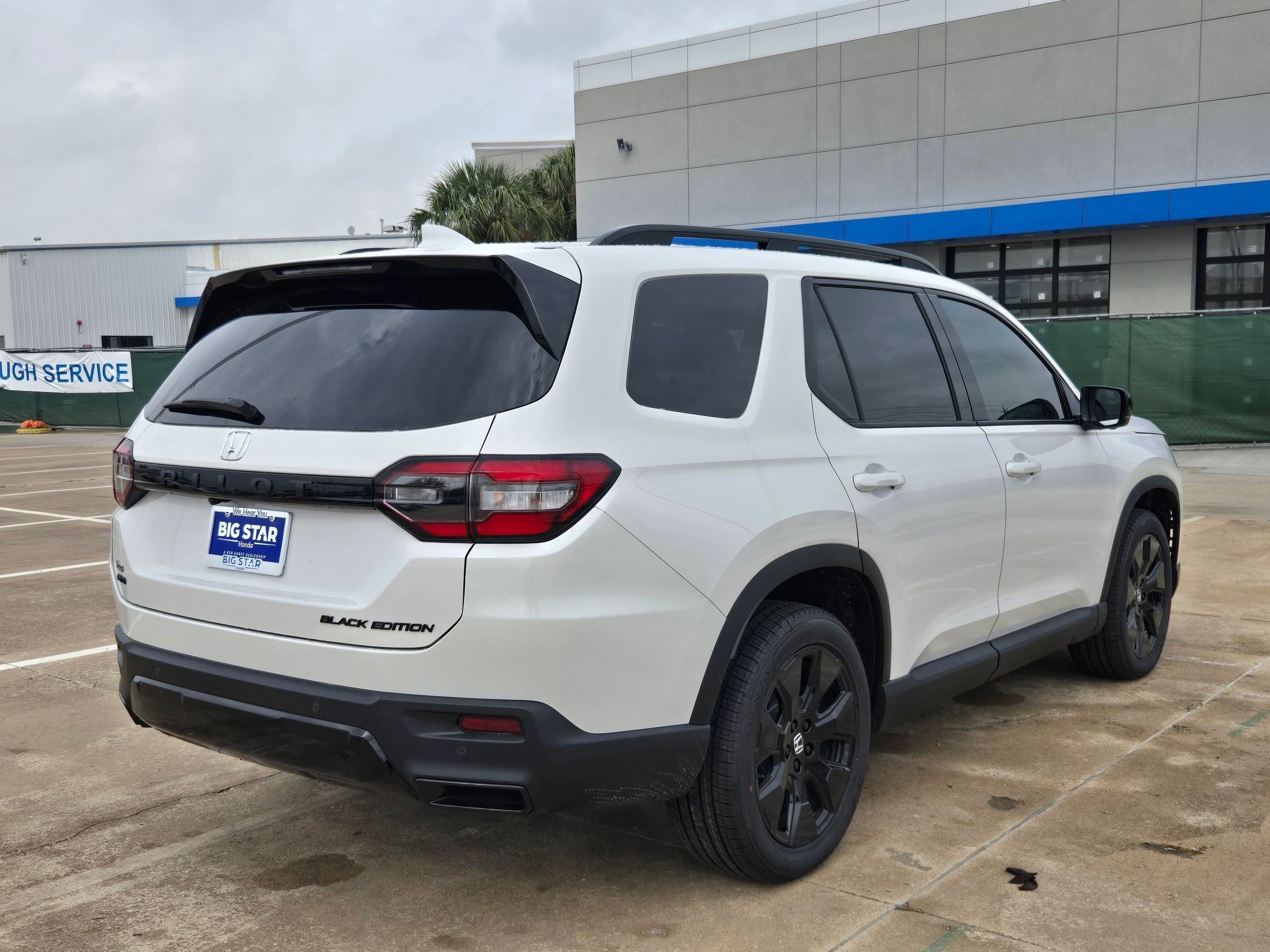 New 2026 Platinum White Pearl Honda Black Edition image 4