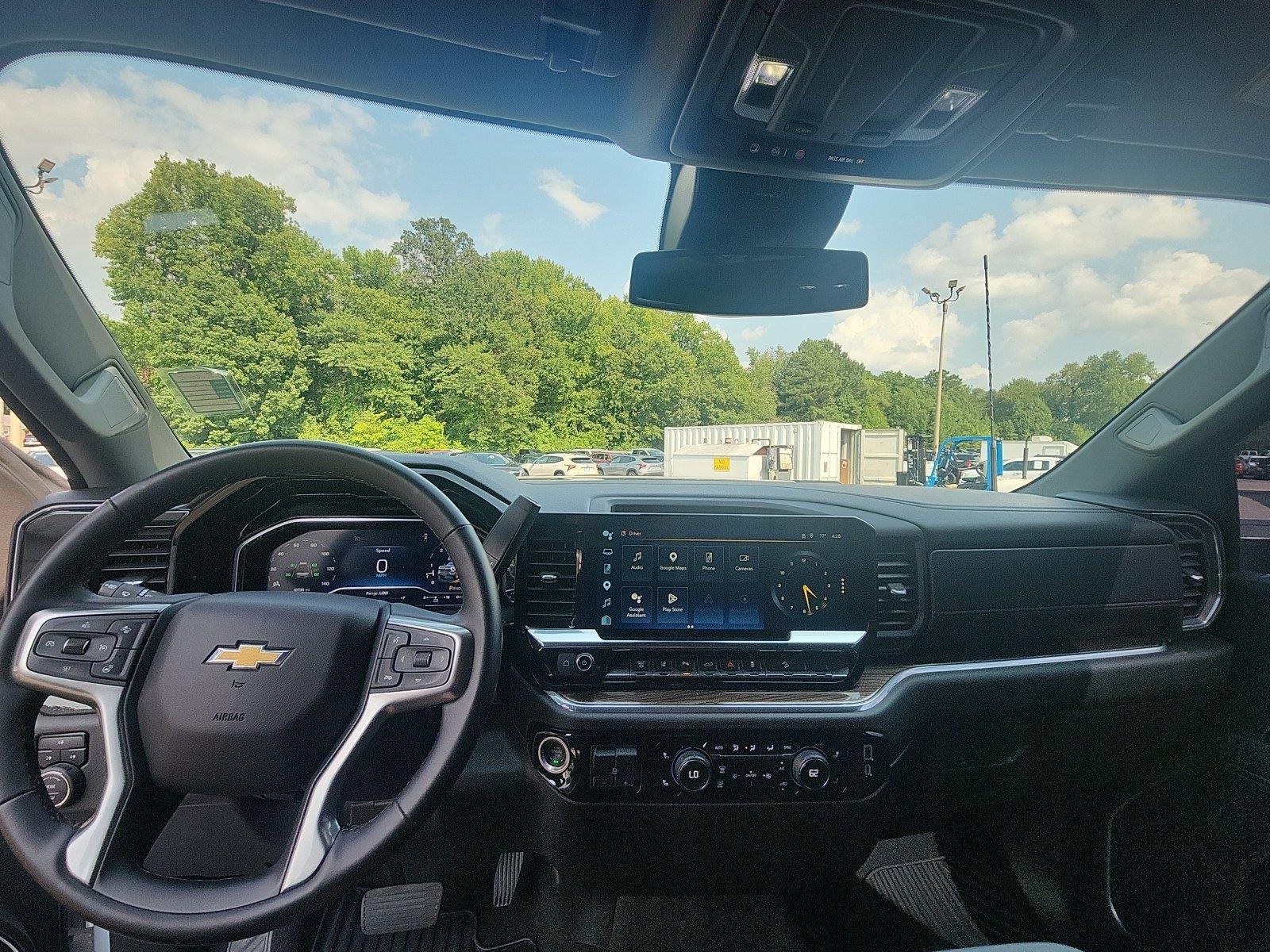 Used 2025 Summit White Chevrolet LT image 20