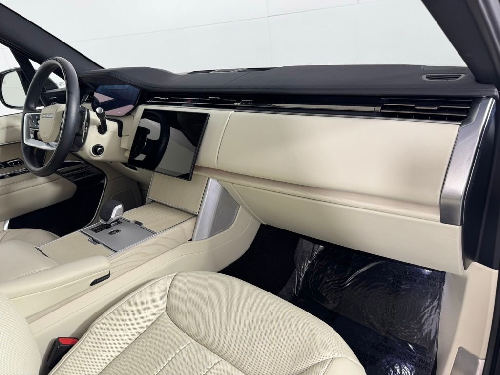 Used 2024 Carpathian Gray Premium Metallic Land Rover SE image 29