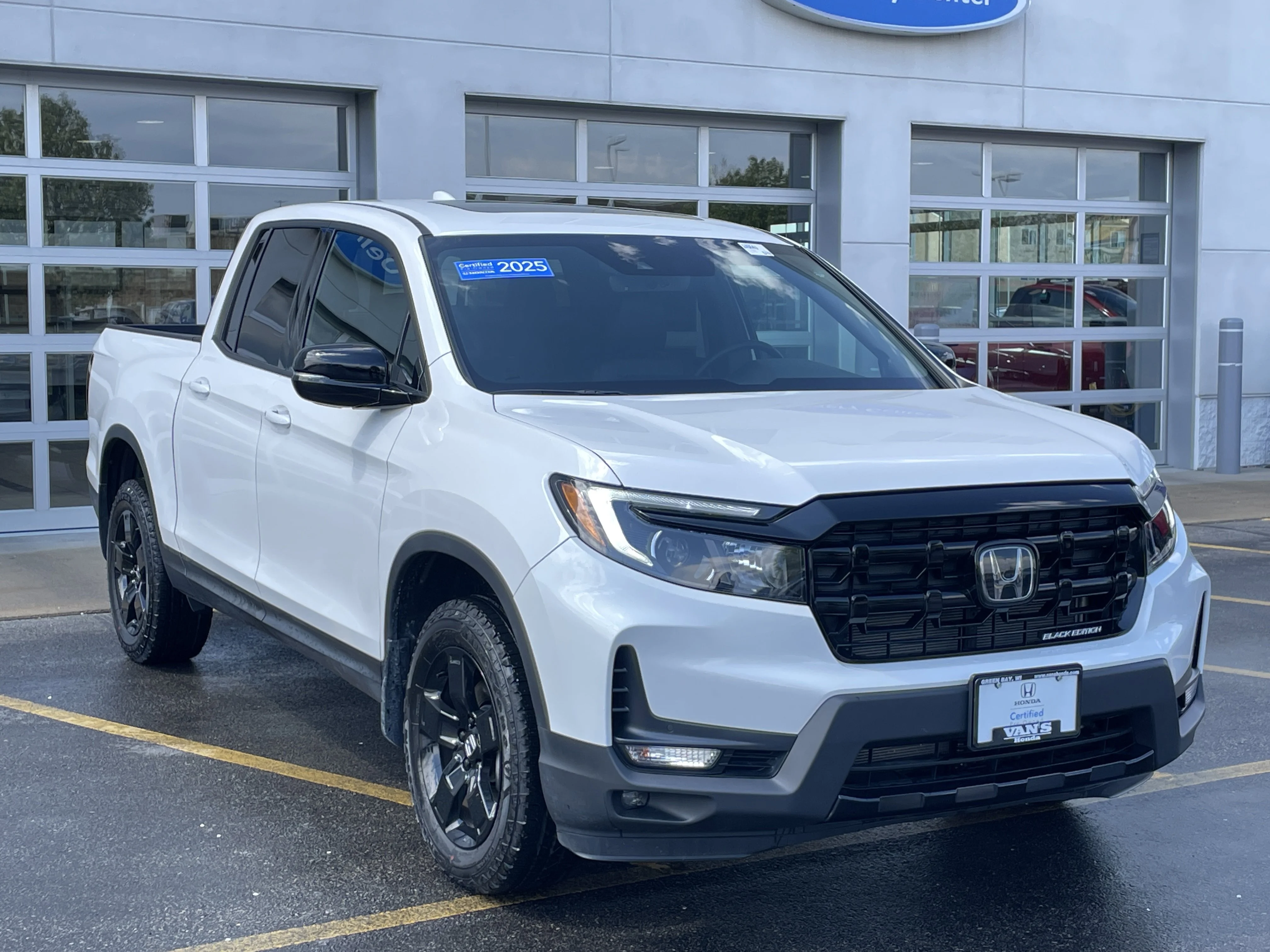 2025 Honda Ridgeline Black Edition's photo