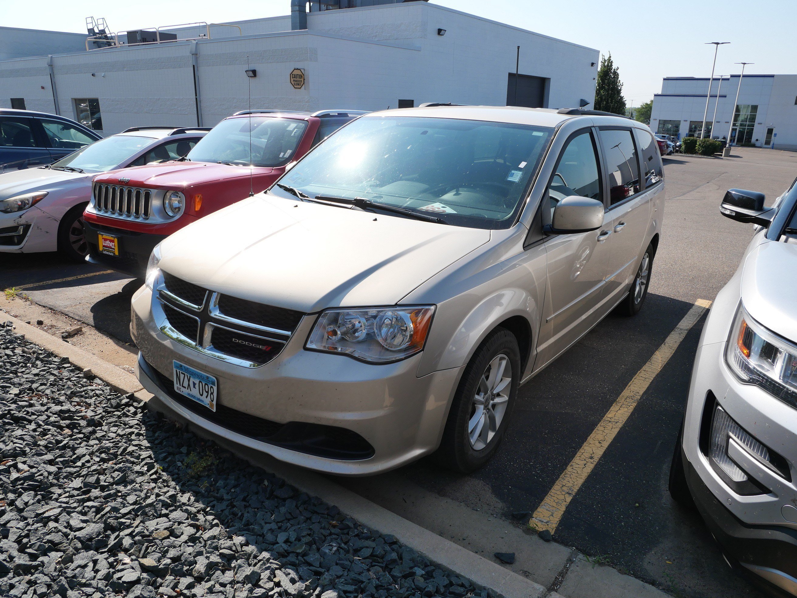 Used 2016 Dodge Grand Caravan SXT with VIN 2C4RDGCG3GR177719 for sale in Vadnais Heights, Minnesota