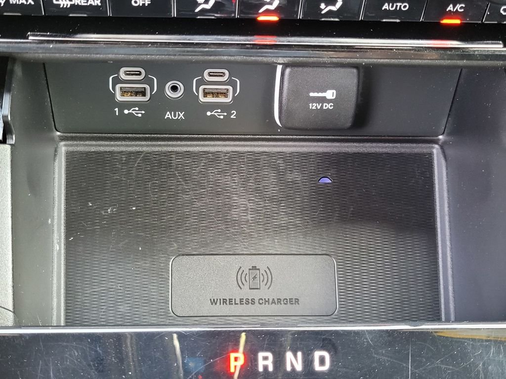 Used 2024 White Jeep Altitude image 21
