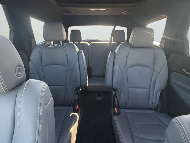 Used 2023 Black Buick Essence image 34