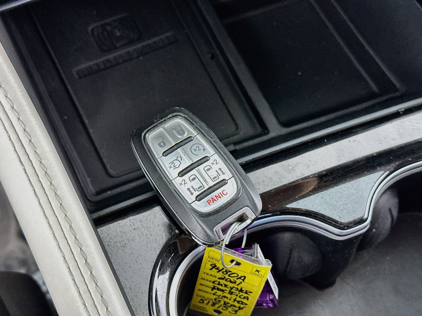 2021 Chrysler Pacifica Hybrid Limited - Photo 21