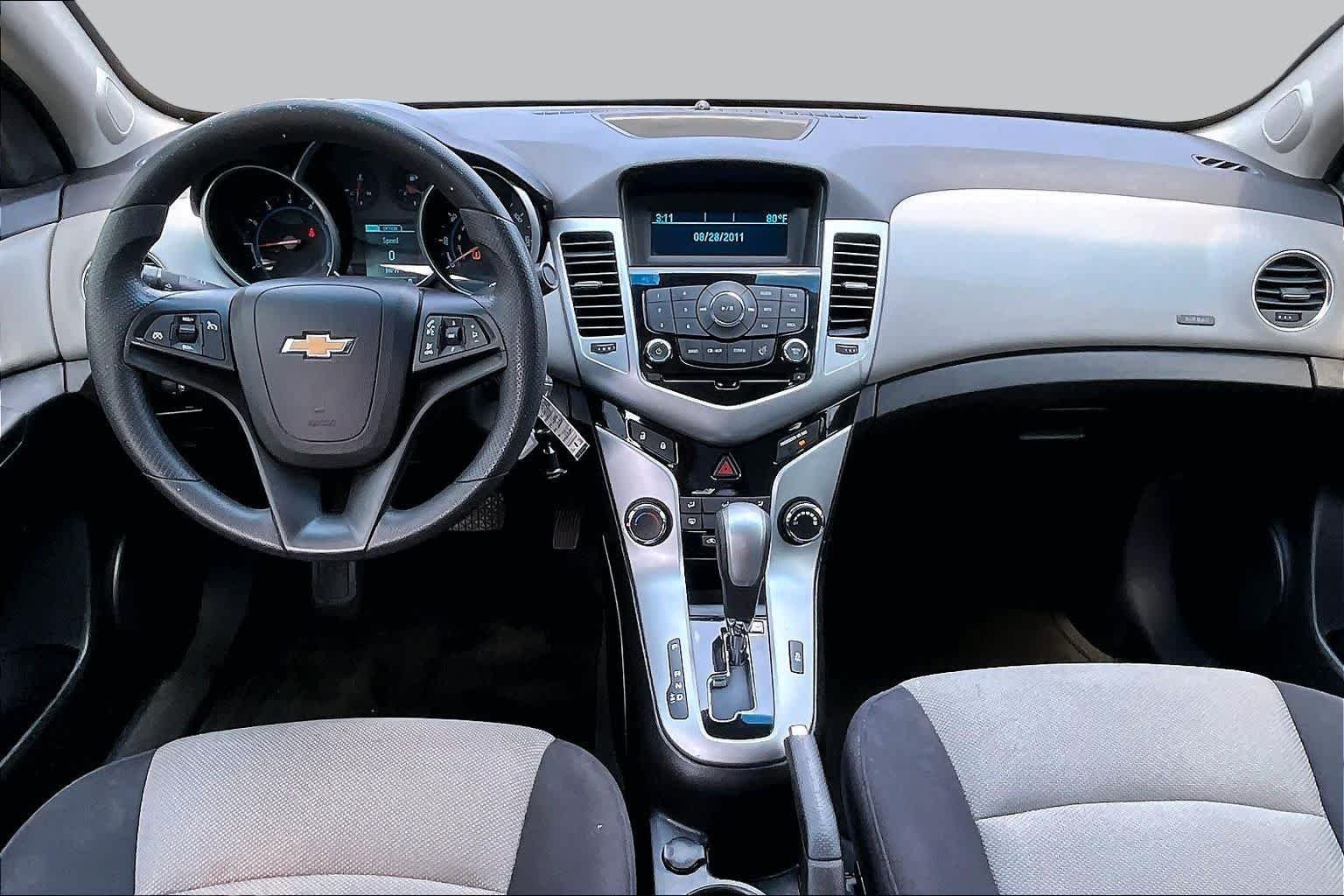 Used 2013 Summit White Chevrolet LS image 15