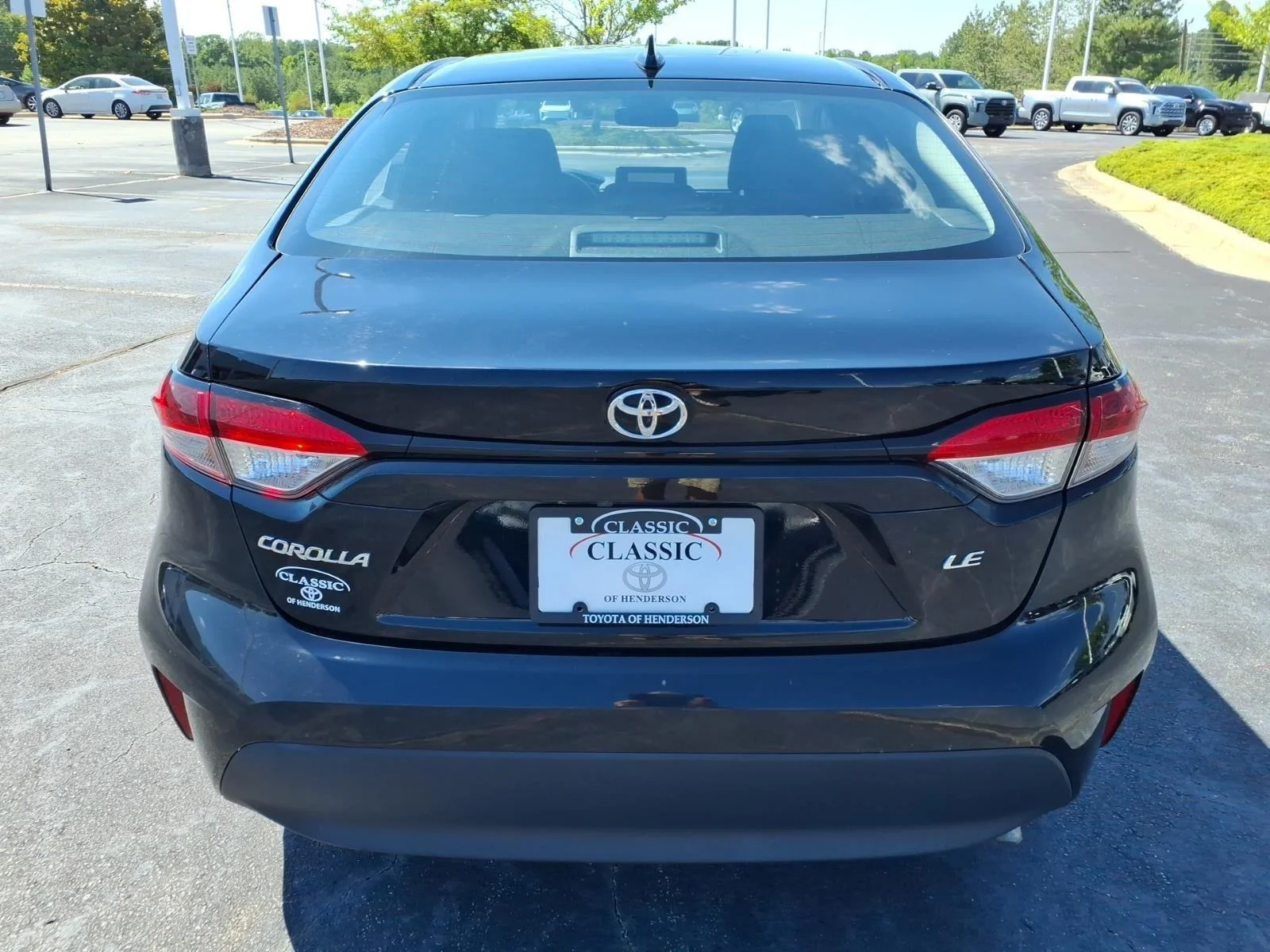 Used 2024  Toyota LE image 8