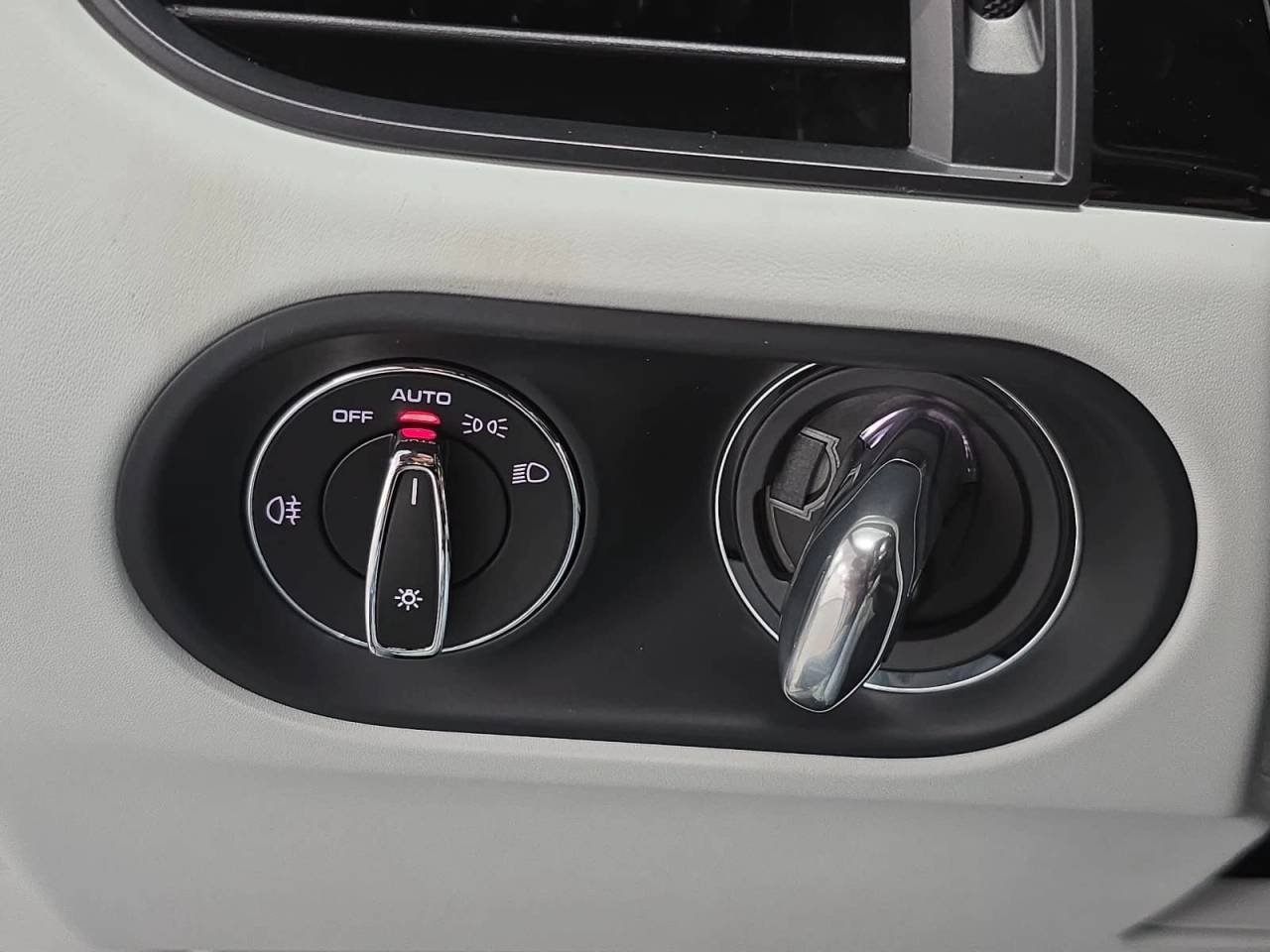 New 2026 Carrara White Metallic Porsche  image 22