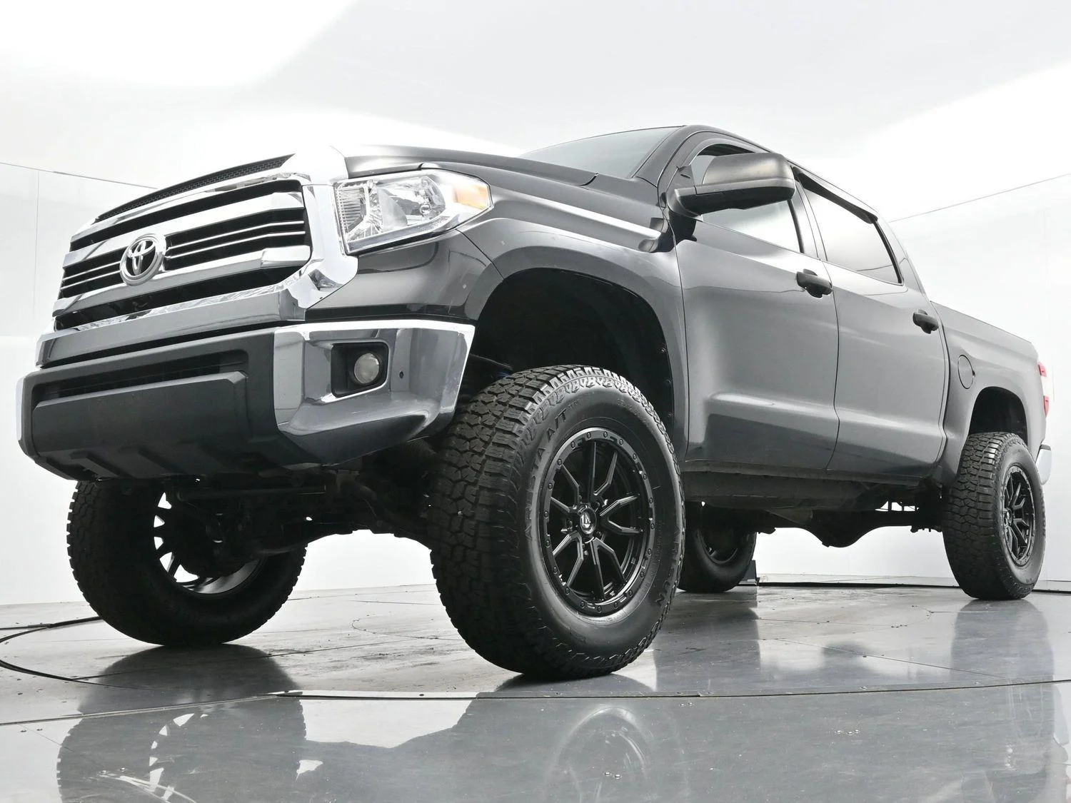 Used 2017 Black Toyota SR5 image 44