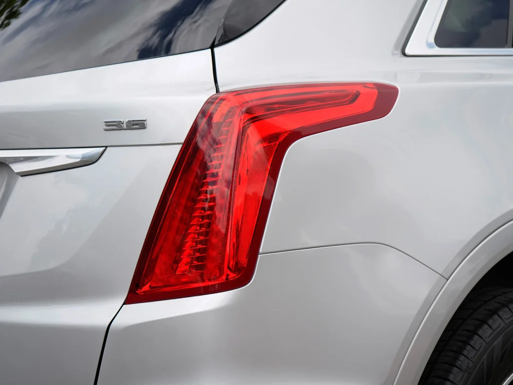 Used 2019 Radiant Silver Metallic Cadillac Luxury AWD image 14