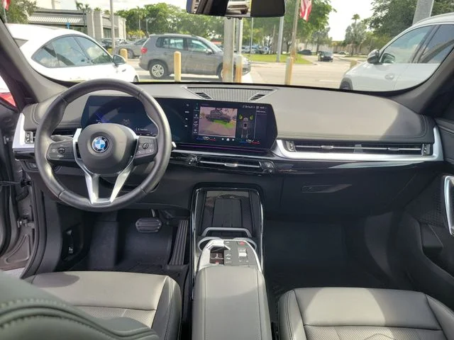 Used 2025 Silver BMW xDrive28i image 12
